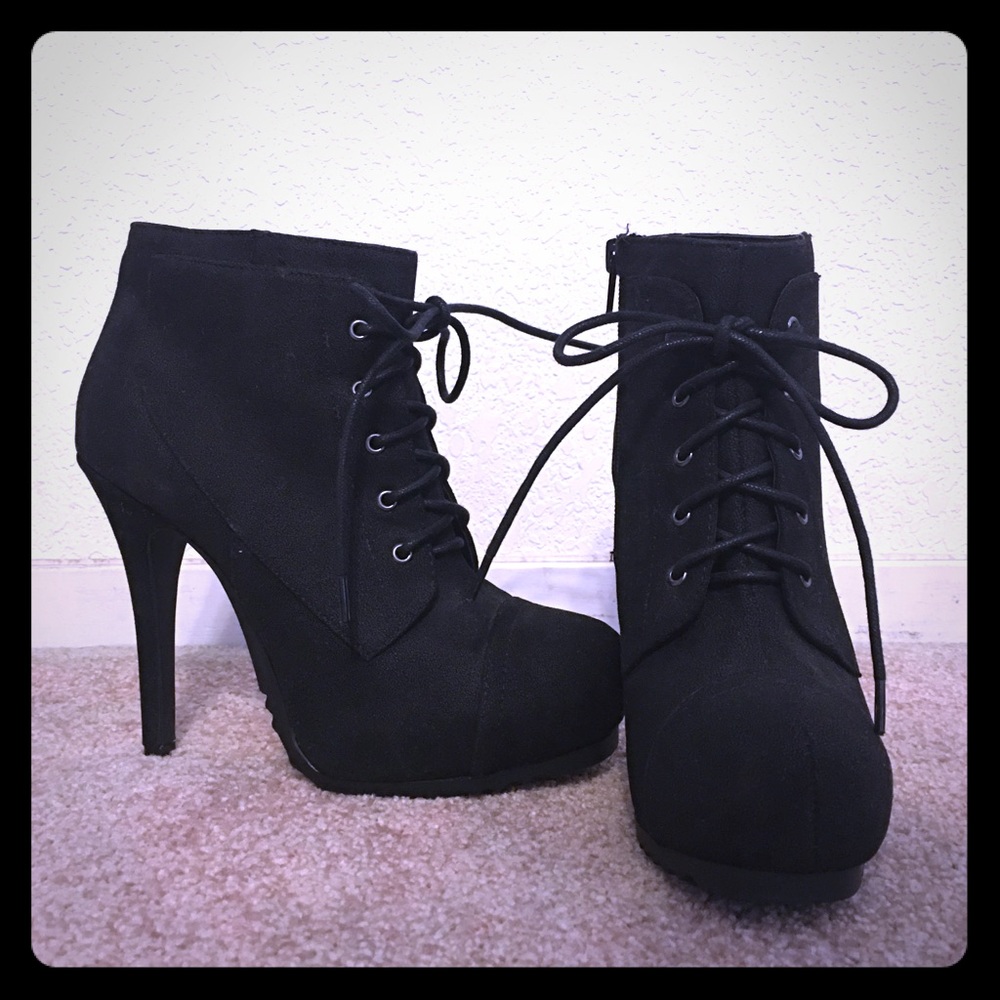 Paprika booties
